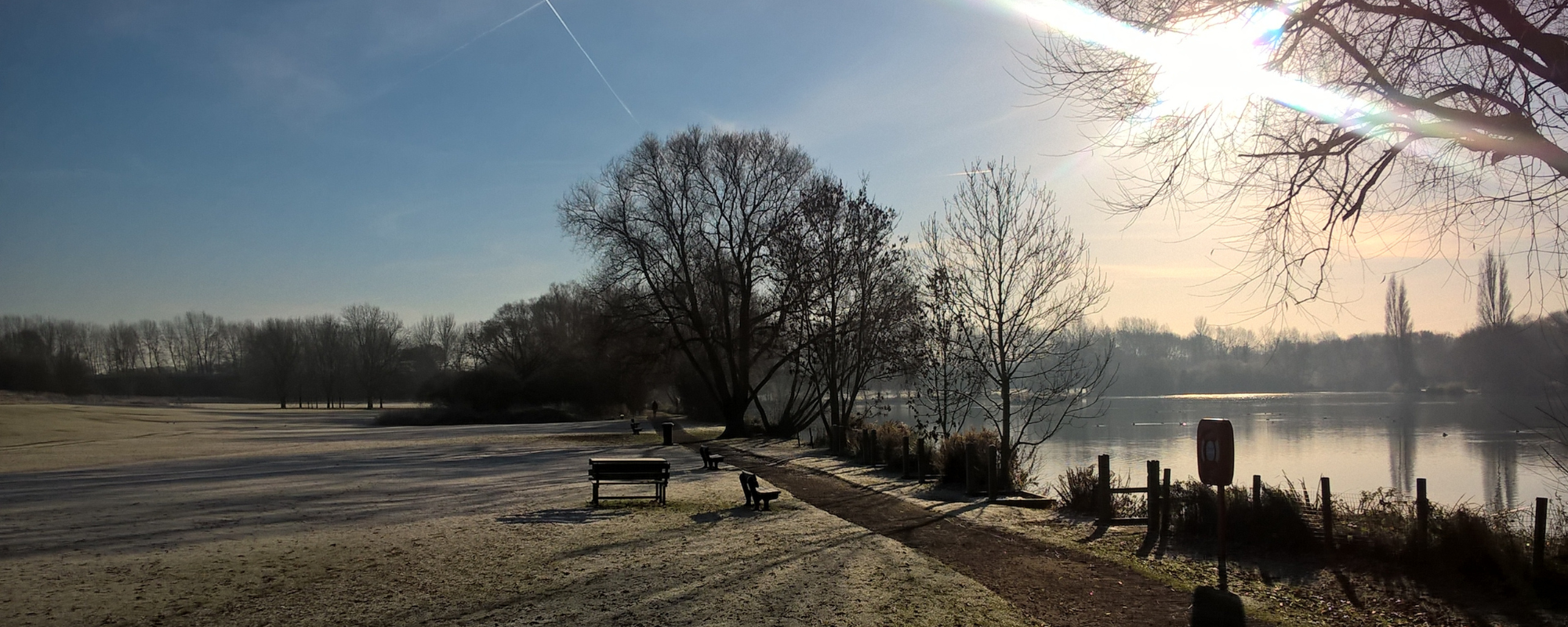 Sunrise over frosty Stanborough Lakes